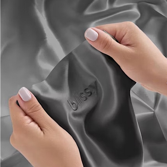 ✨ Blissy - King Size 600 Thread Count Silk Pillowcase✨NWT✨ - Picture 2 of 16